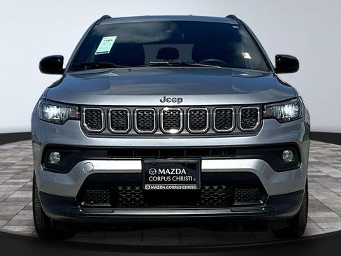 Used 2024 Jeep Compass Latitude AWD/4WD image 3