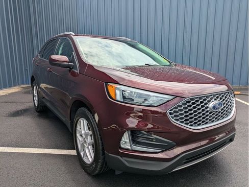 Certified 2023 Ford Edge SEL w/ Convenience Package AWD/4WD image 3