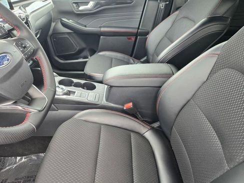 Certified 2025 Ford Escape ST-Line image 12