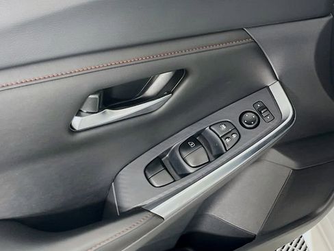 Used 2024 Nissan Sentra SR FWD image 18