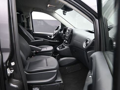 Used 2023 Mercedes-Benz Metris Passenger image 29