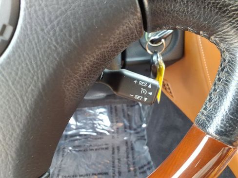 Used 2005 Lexus SC 430 Convertible image 25