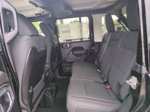 New 2026 Jeep Wrangler Unlimited Rubicon image 14
