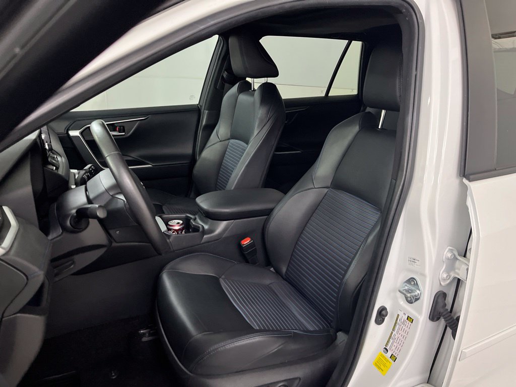 Used 2025 Toyota RAV4 XSE AWD/4WD image 20