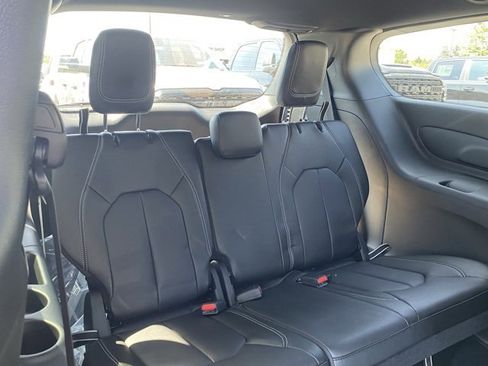 New 2026 Chrysler Voyager LX image 32