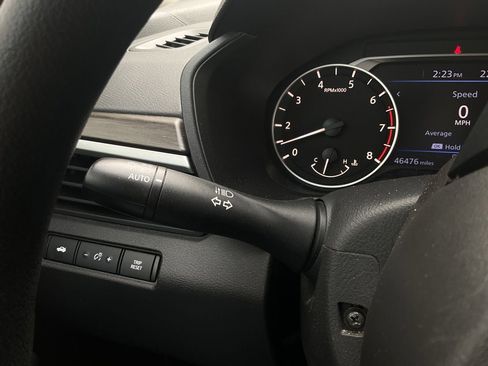 Used 2025 Nissan Altima 2.5 SV FWD image 34