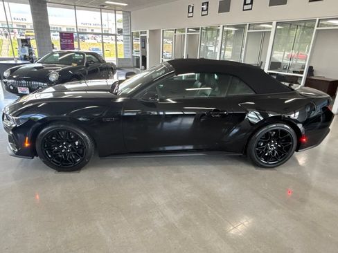 Used 2026 Ford Mustang GT Premium w/ GT Performance Package RWD image 3