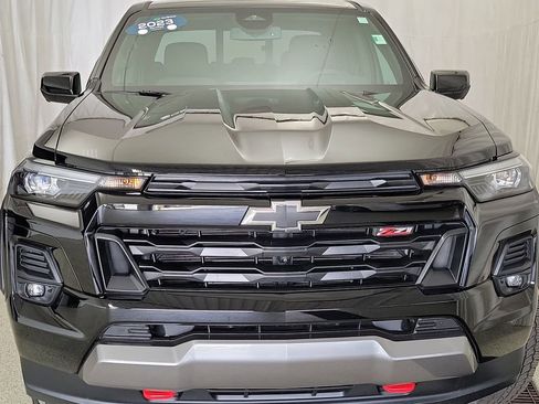Certified 2023 Chevrolet Colorado Z71 w/ Z71 Convenience Package 2 AWD/4WD image 3