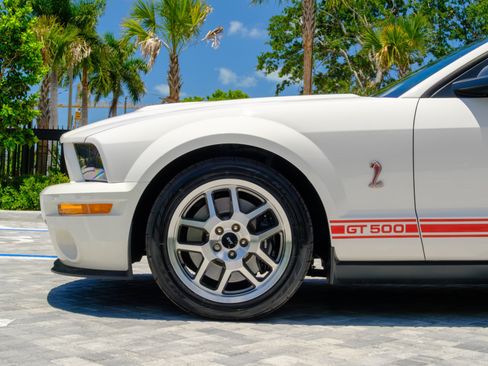 Used 2007 Ford Mustang Shelby GT500 RWD image 8