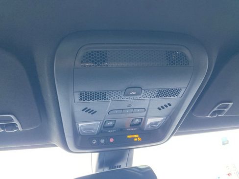 Used 2025 Cadillac XT5 Premium Luxury image 32