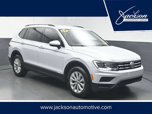 Used 2018 Volkswagen Tiguan SE FWD image 1