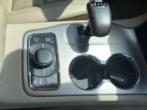 Used 2014 Jeep Grand Cherokee Overland w/ Advanced Technology Group image 15