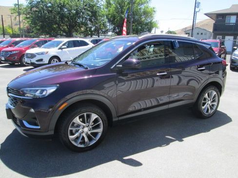 Used 2021 Buick Encore GX Essence w/ Experience Buick Package AWD/4WD image 3