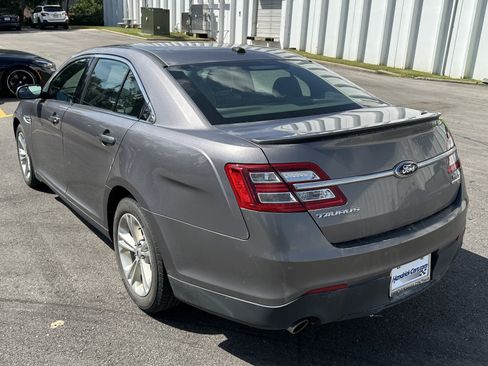 Used 2013 Ford Taurus SEL FWD image 8