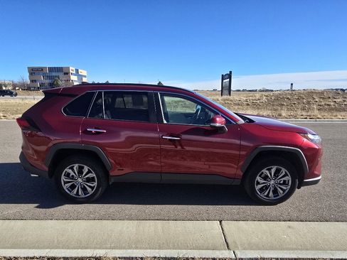 Used 2022 Toyota RAV4 Limited image 6