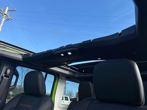 Used 2025 Jeep Wrangler Unlimited Rubicon image 24