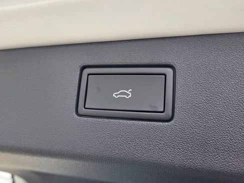 New 2026 Volkswagen Tiguan SE AWD/4WD image 14