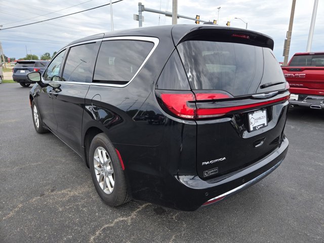Used 2026 Chrysler Pacifica Select FWD image 7