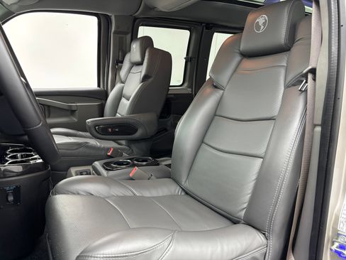 New 2026 GMC Savana 2500 w/ Driver Convenience Package RWD image 20
