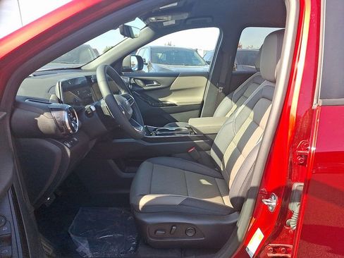 Used 2025 Chevrolet Equinox LT w/ Convenience Package II image 6