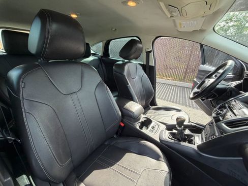 Used 2013 Ford Focus Titanium w/ Titanium Handling Pkg FWD image 29