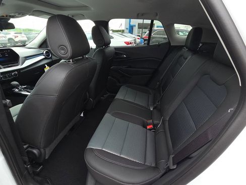 New 2026 Chevrolet Trax LT w/ Sunroof Package FWD image 29