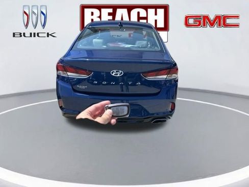 Used 2019 Hyundai Sonata SEL w/ Tech Package 02 FWD image 4