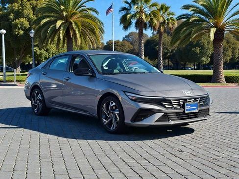 Certified 2025 Hyundai Elantra Sport image 3