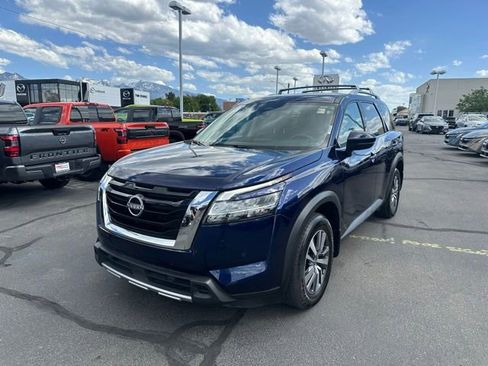 Used 2023 Nissan Pathfinder SL AWD/4WD image 5