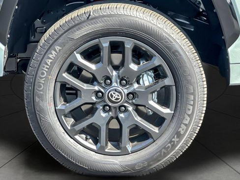 New 2025 Toyota Tundra Platinum image 24