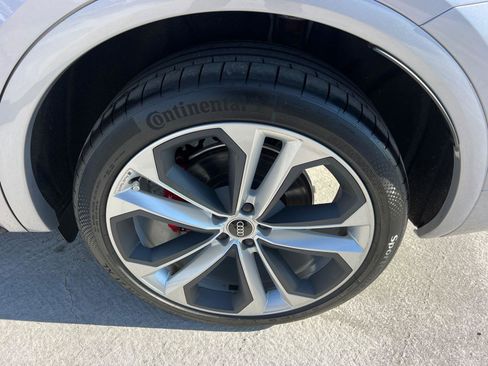 Certified 2025 Audi Q5 2.0T Premium Plus w/ Premium Plus Package image 20