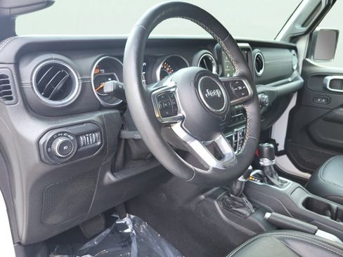 Used 2020 Jeep Wrangler Unlimited Sahara AWD/4WD image 25