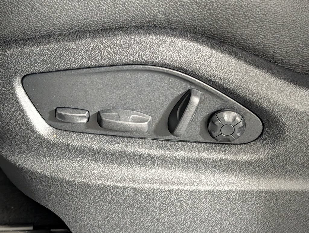 Certified 2026 Porsche Cayenne AWD/4WD image 25