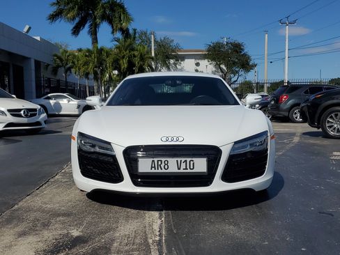 Used 2015 Audi R8 V10 w/ Full Leather Package image 5