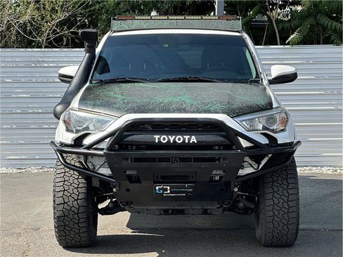 Used 2020 Toyota 4Runner SR5 AWD/4WD image 4