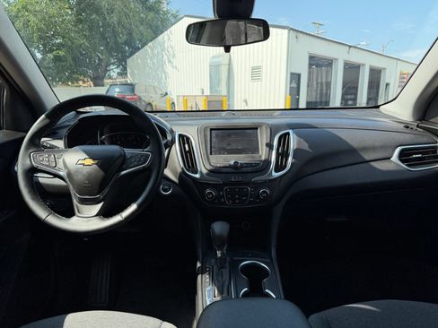 Used 2024 Chevrolet Equinox LT FWD image 18