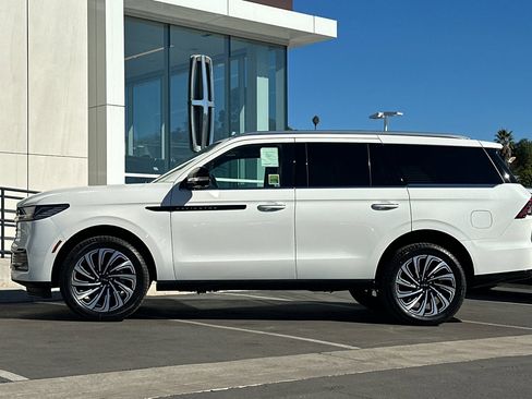 New 2025 Lincoln Navigator Black Label image 6