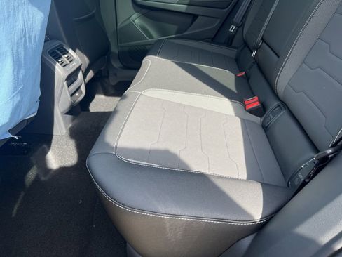 New 2025 Volkswagen Taos SE image 13