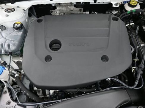 Used 2023 Volvo XC40 B5 Plus w/ Protection Package Premier AWD/4WD image 36