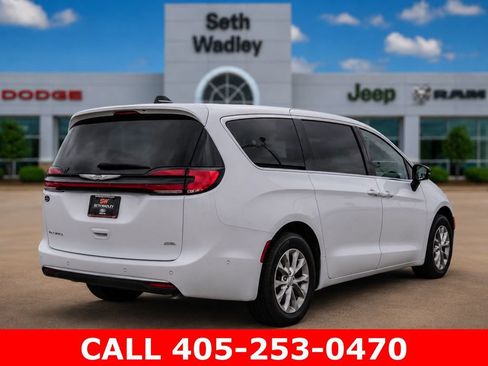 Used 2024 Chrysler Pacifica Touring-L AWD/4WD image 61