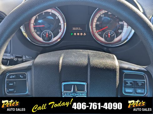 Used 2018 Dodge Grand Caravan SE w/ UConnect Hands-Free Group image 25