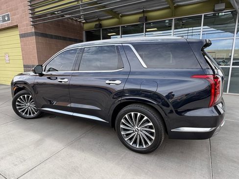 Used 2023 Hyundai Palisade Calligraphy w/ Cargo Package image 5