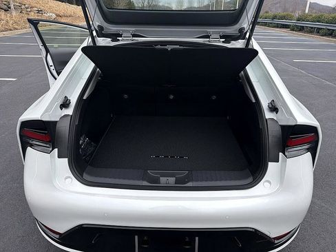 Used 2025 Toyota Prius XLE image 17