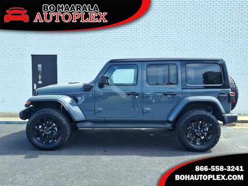 Used 2025 Jeep Wrangler Unlimited Sahara image 1