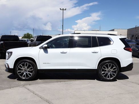New 2026 GMC Acadia Denali Ultimate AWD/4WD image 3
