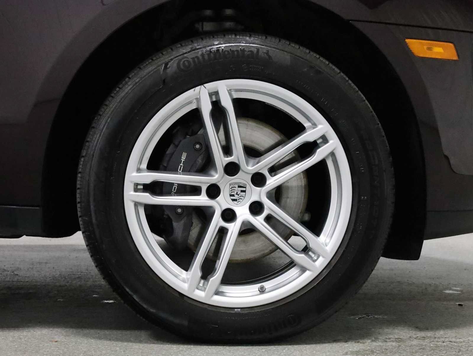 Certified 2023 Porsche Macan Turbo AWD/4WD image 12
