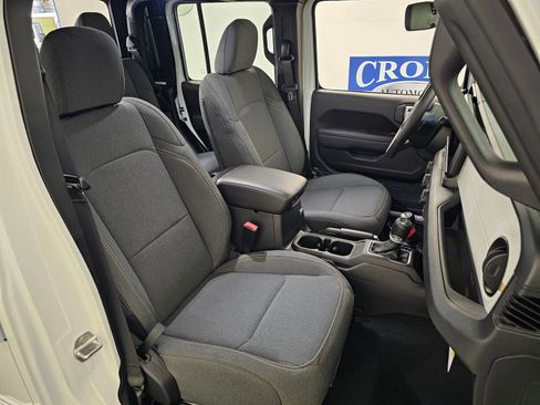 New 2026 Jeep Gladiator Sport image 30