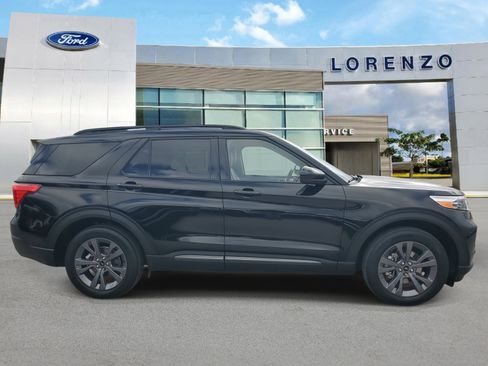 Used 2023 Ford Explorer XLT w/ Equipment Group 202A image 4