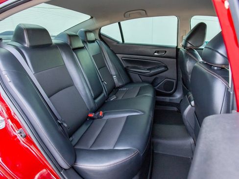 Used 2019 Nissan Altima 2.5 SR FWD image 17