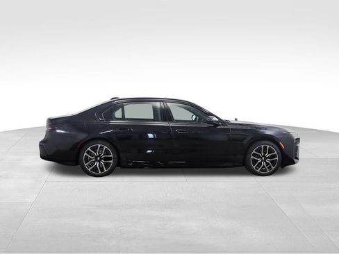 New 2026 BMW i7 xDrive60 w/ Premium Package AWD/4WD image 6